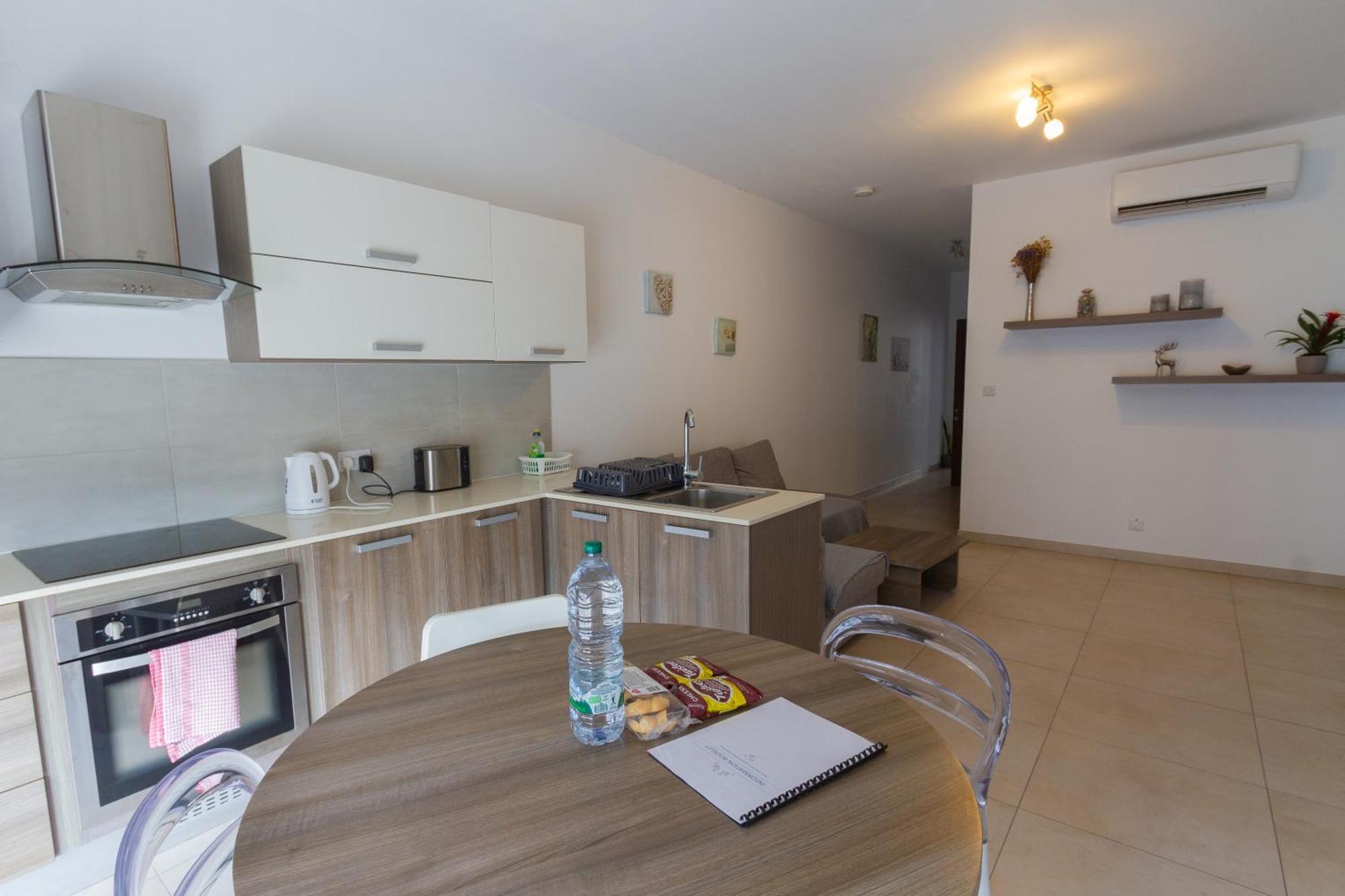 Modern & Central 2 Bedroom & 2 Bathrooms Apartment Msida Εξωτερικό φωτογραφία